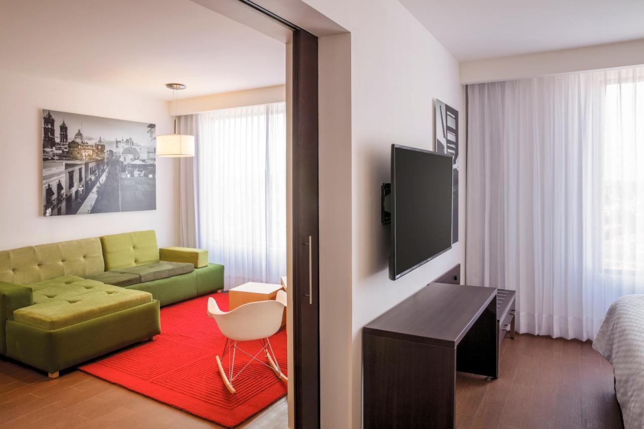 Fiesta Inn Express Puebla Explanada المظهر الخارجي الصورة