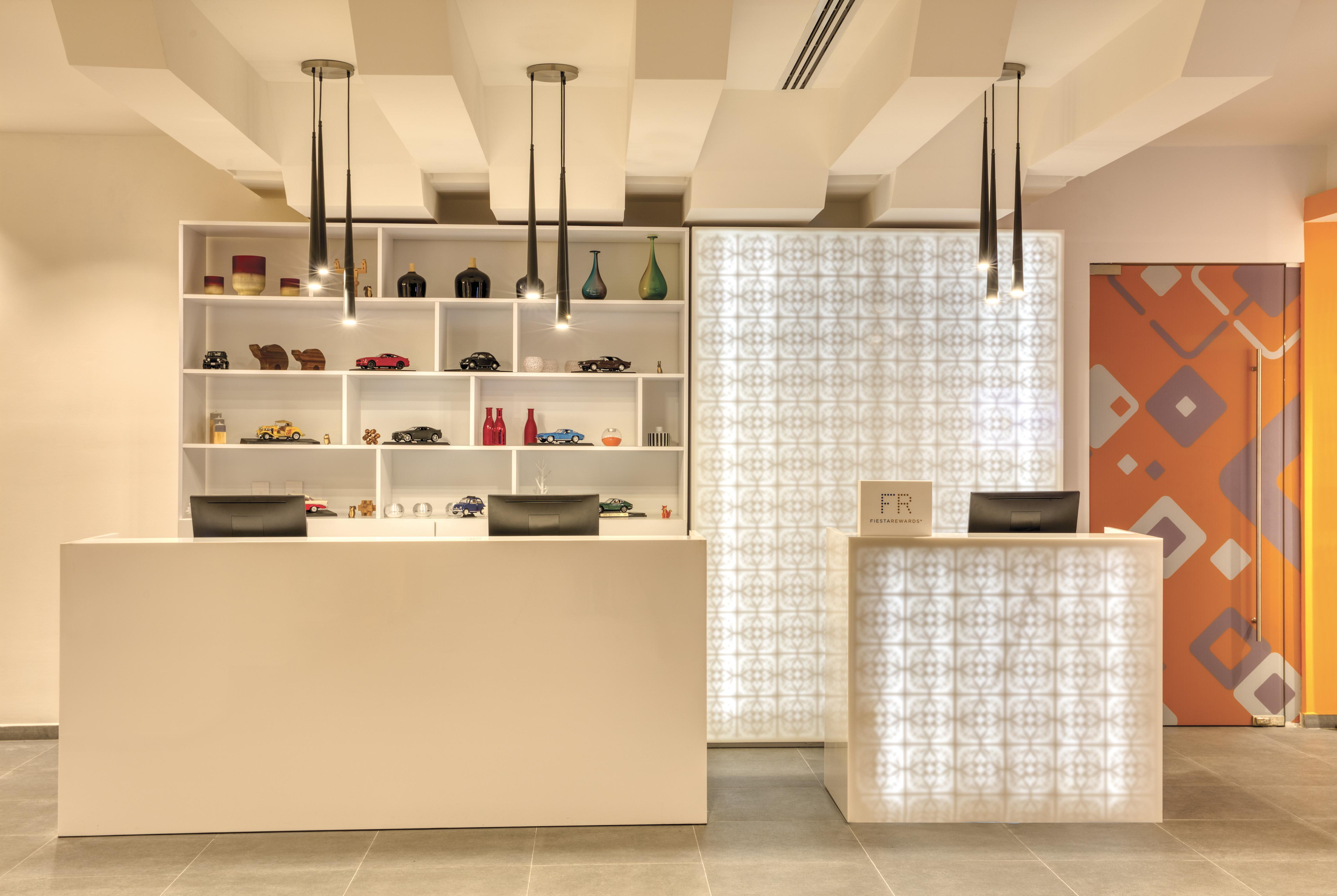 Fiesta Inn Express Puebla Explanada المظهر الخارجي الصورة