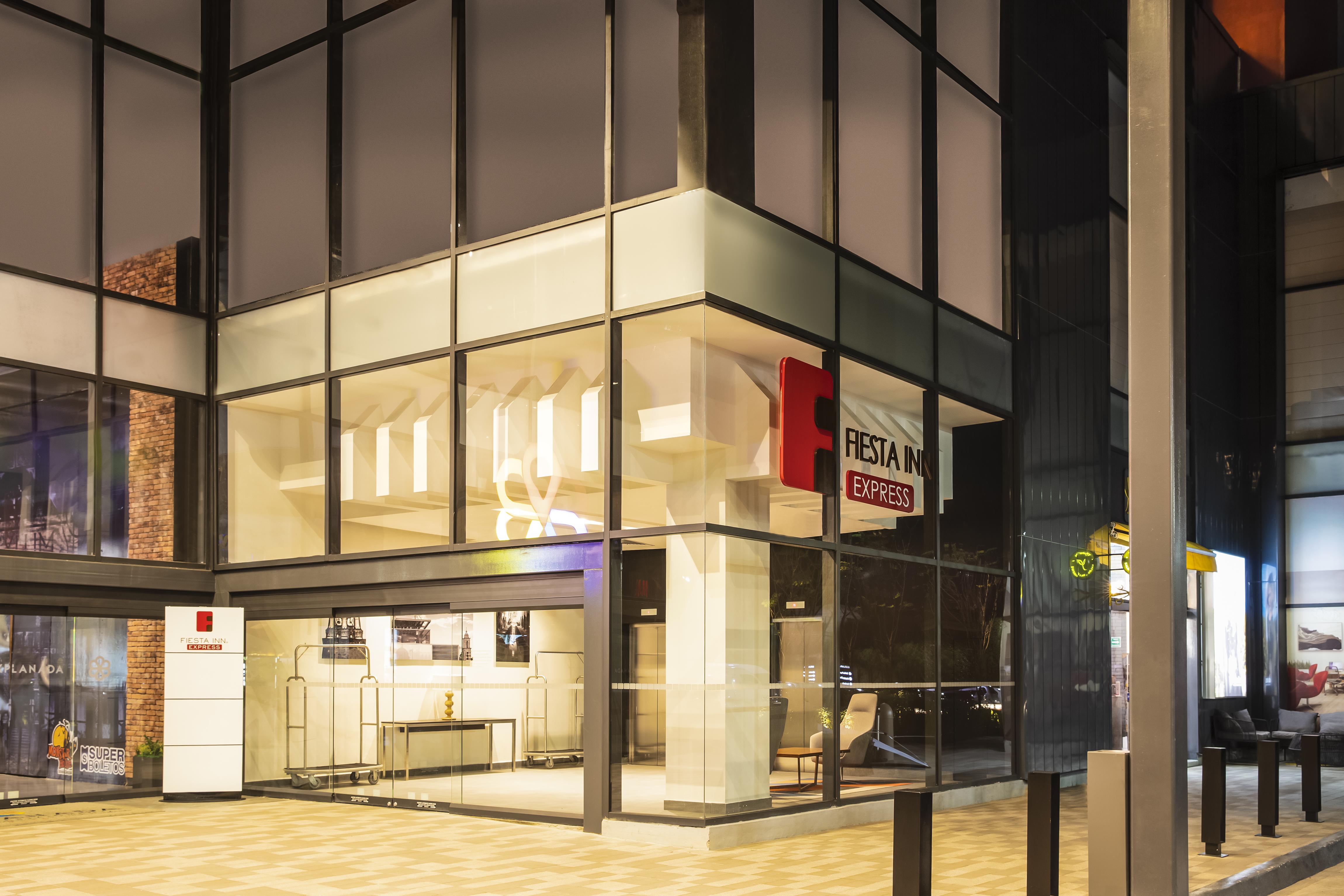Fiesta Inn Express Puebla Explanada المظهر الخارجي الصورة