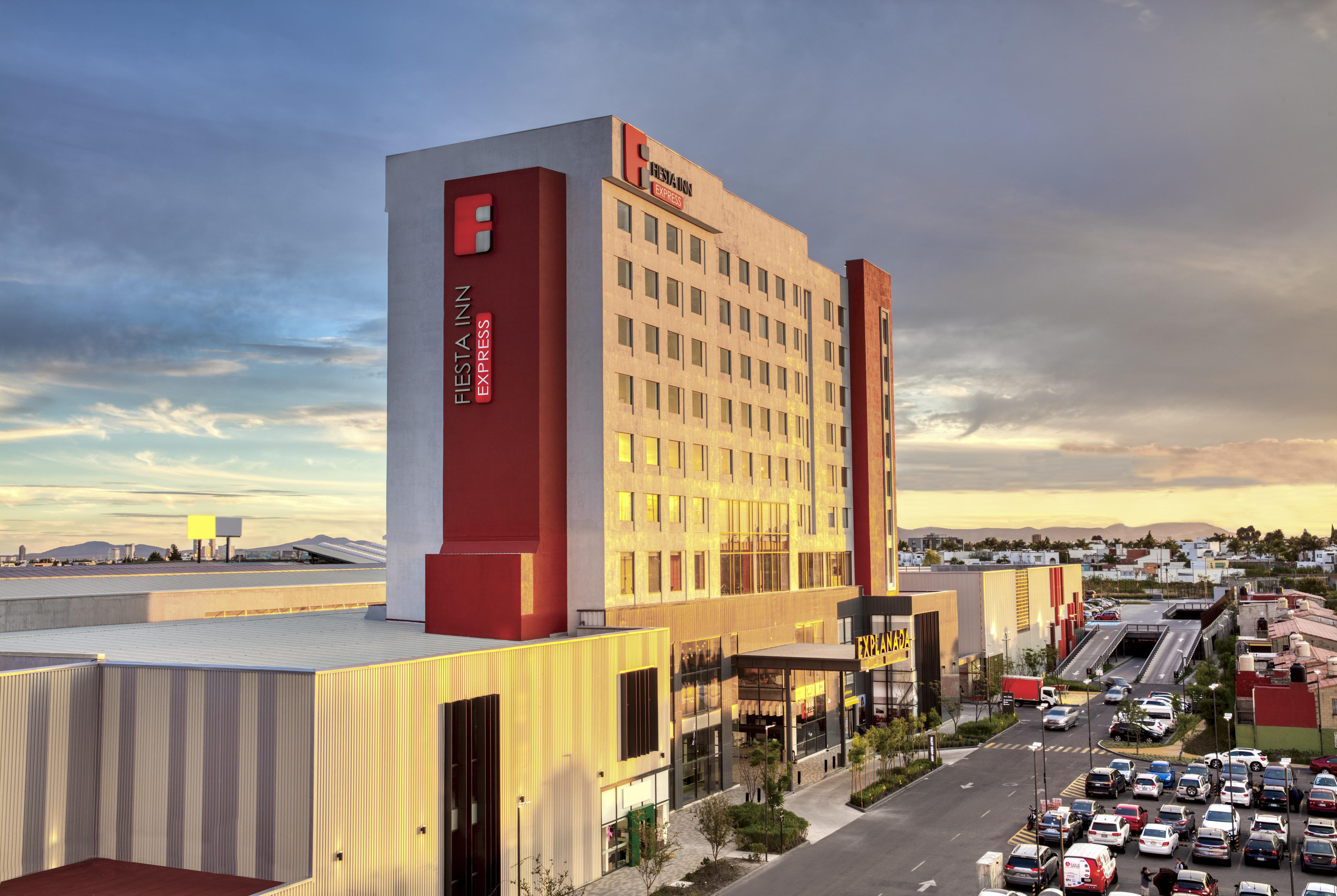 Fiesta Inn Express Puebla Explanada المظهر الخارجي الصورة