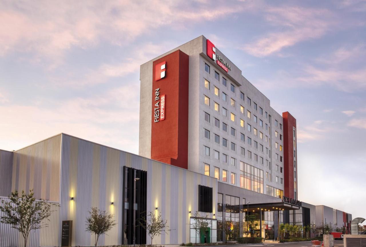 Fiesta Inn Express Puebla Explanada المظهر الخارجي الصورة